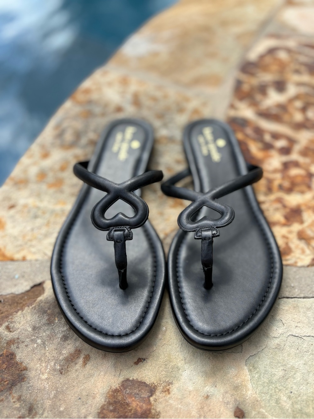 Kate Spade Pamela Black Nappa Leather Heart Thong Flat Sandals Size 9